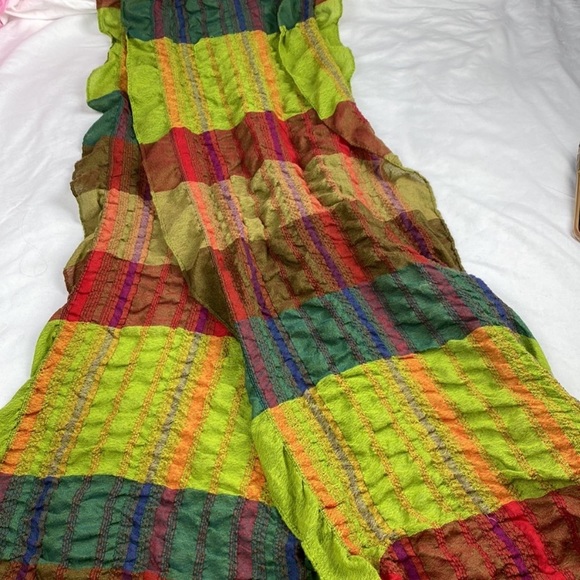 Double sided seersuckers acrylic scarf with gathers - Picture 11 of 12